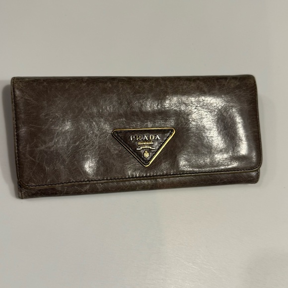 Prada distressed leather long wallet - Picture 11 of 11